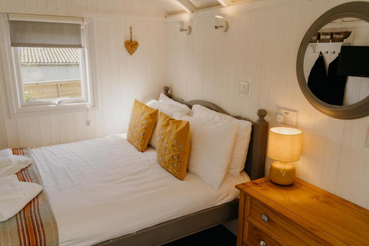 Little England Retreats - Cottage, Yurt And Shepherd Huts Othery Buitenkant foto