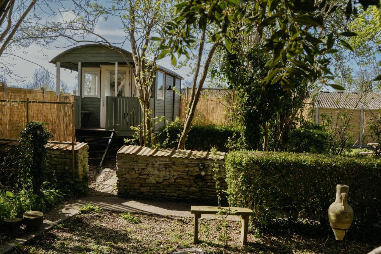 Little England Retreats - Cottage, Yurt And Shepherd Huts Othery Buitenkant foto