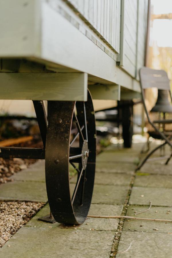 Little England Retreats - Cottage, Yurt And Shepherd Huts Othery Buitenkant foto