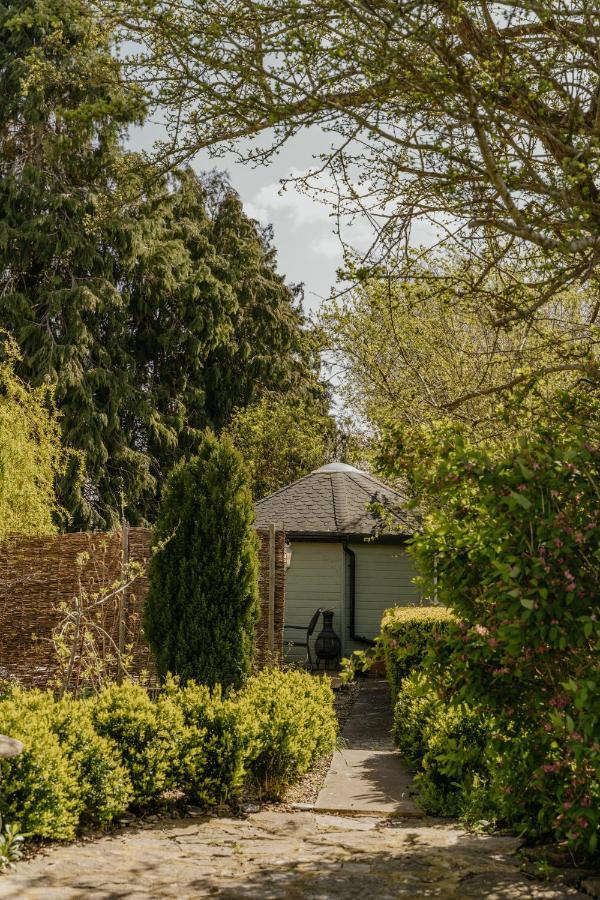 Little England Retreats - Cottage, Yurt And Shepherd Huts Othery Buitenkant foto