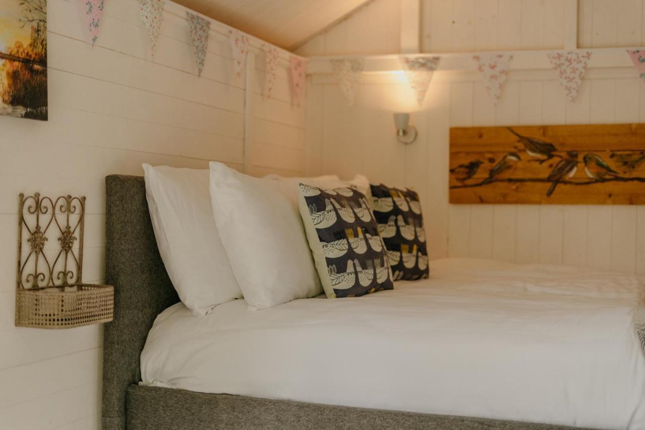 Little England Retreats - Cottage, Yurt And Shepherd Huts Othery Buitenkant foto