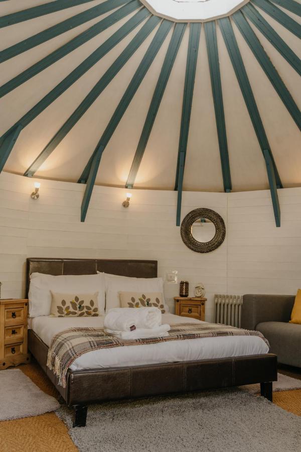 Little England Retreats - Cottage, Yurt And Shepherd Huts Othery Buitenkant foto