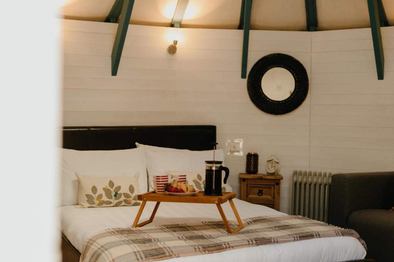 Little England Retreats - Cottage, Yurt And Shepherd Huts Othery Buitenkant foto