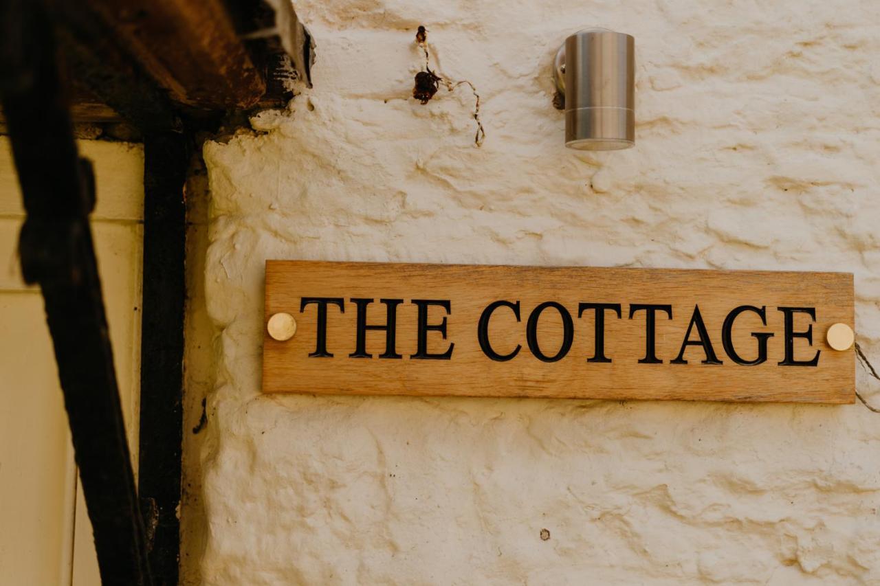 Little England Retreats - Cottage, Yurt And Shepherd Huts Othery Buitenkant foto