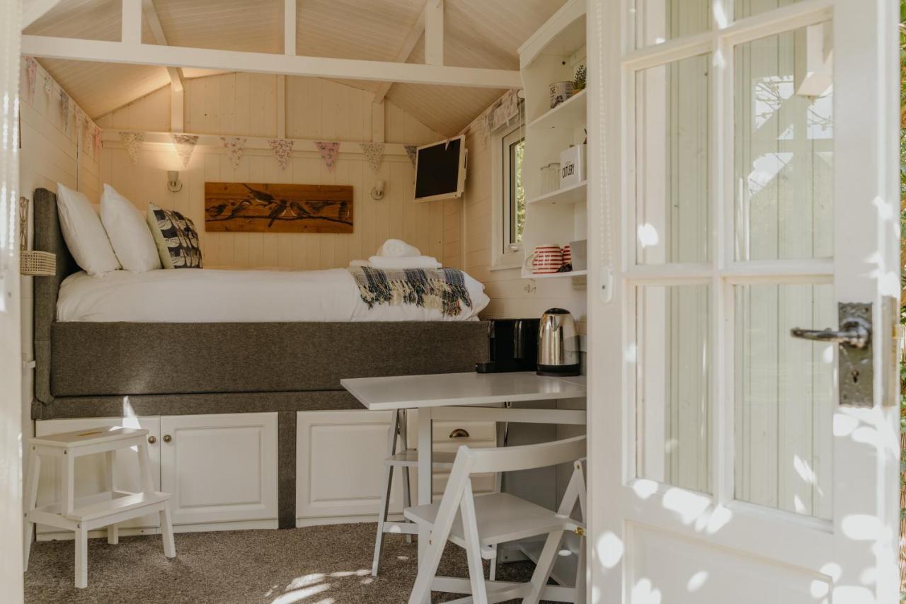 Little England Retreats - Cottage, Yurt And Shepherd Huts Othery Buitenkant foto