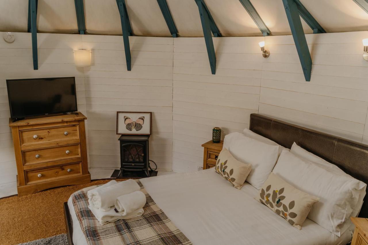 Little England Retreats - Cottage, Yurt And Shepherd Huts Othery Buitenkant foto