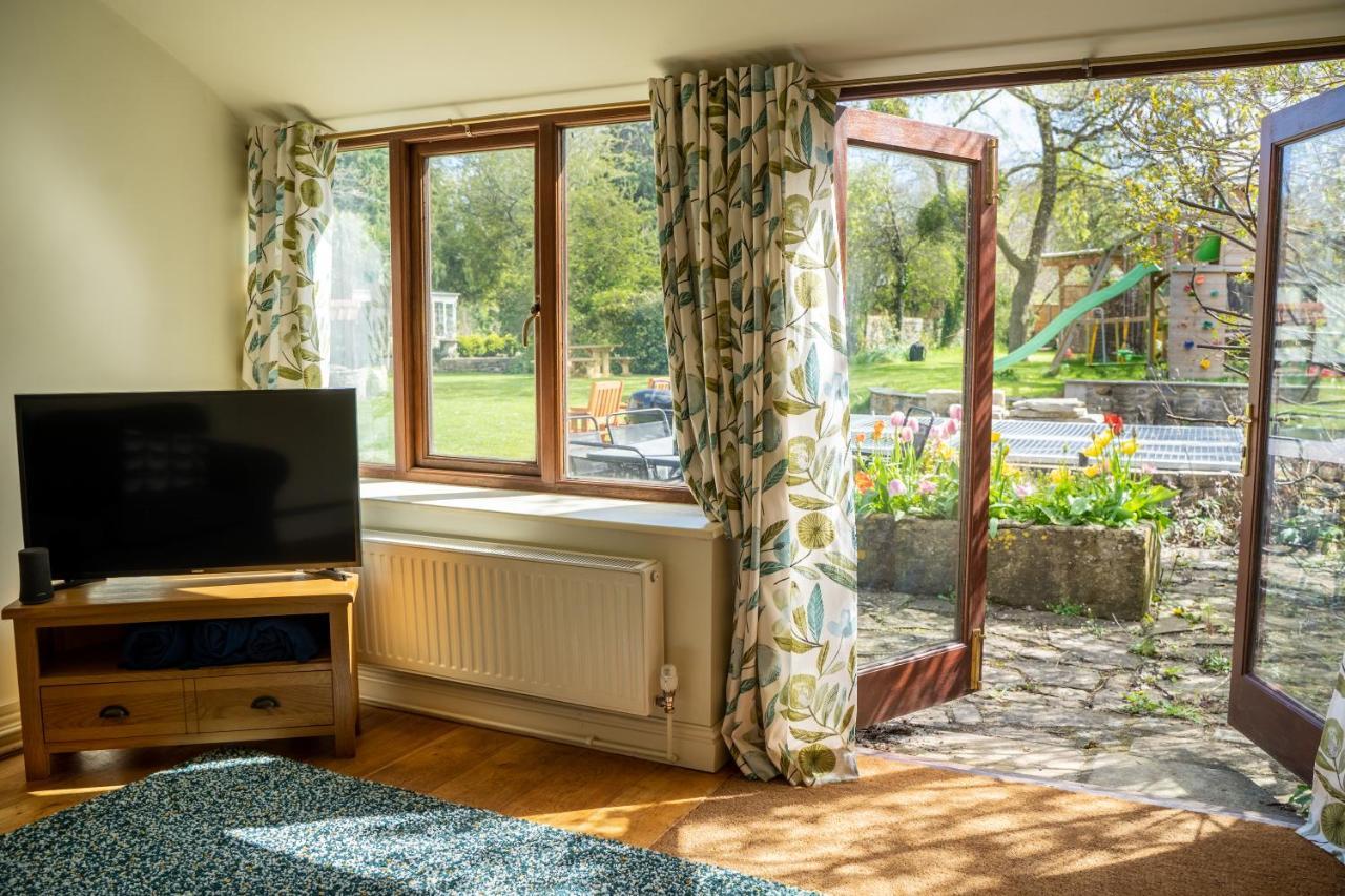 Little England Retreats - Cottage, Yurt And Shepherd Huts Othery Buitenkant foto