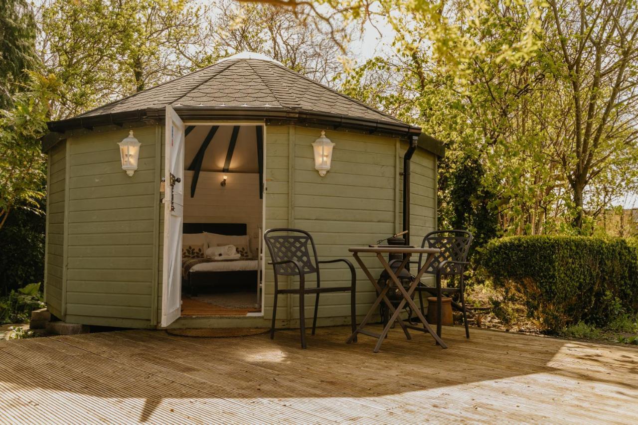 Little England Retreats - Cottage, Yurt And Shepherd Huts Othery Buitenkant foto