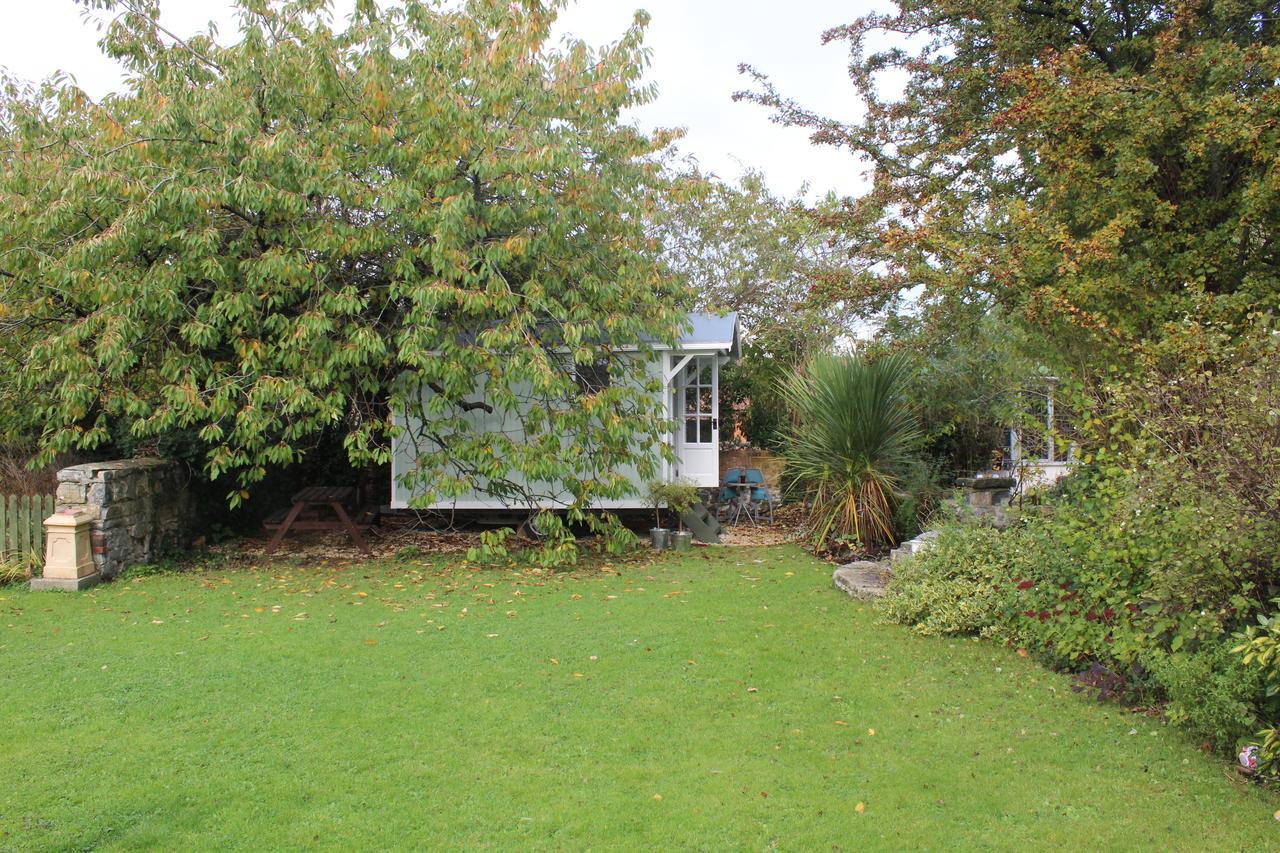 Little England Retreats - Cottage, Yurt And Shepherd Huts Othery Buitenkant foto